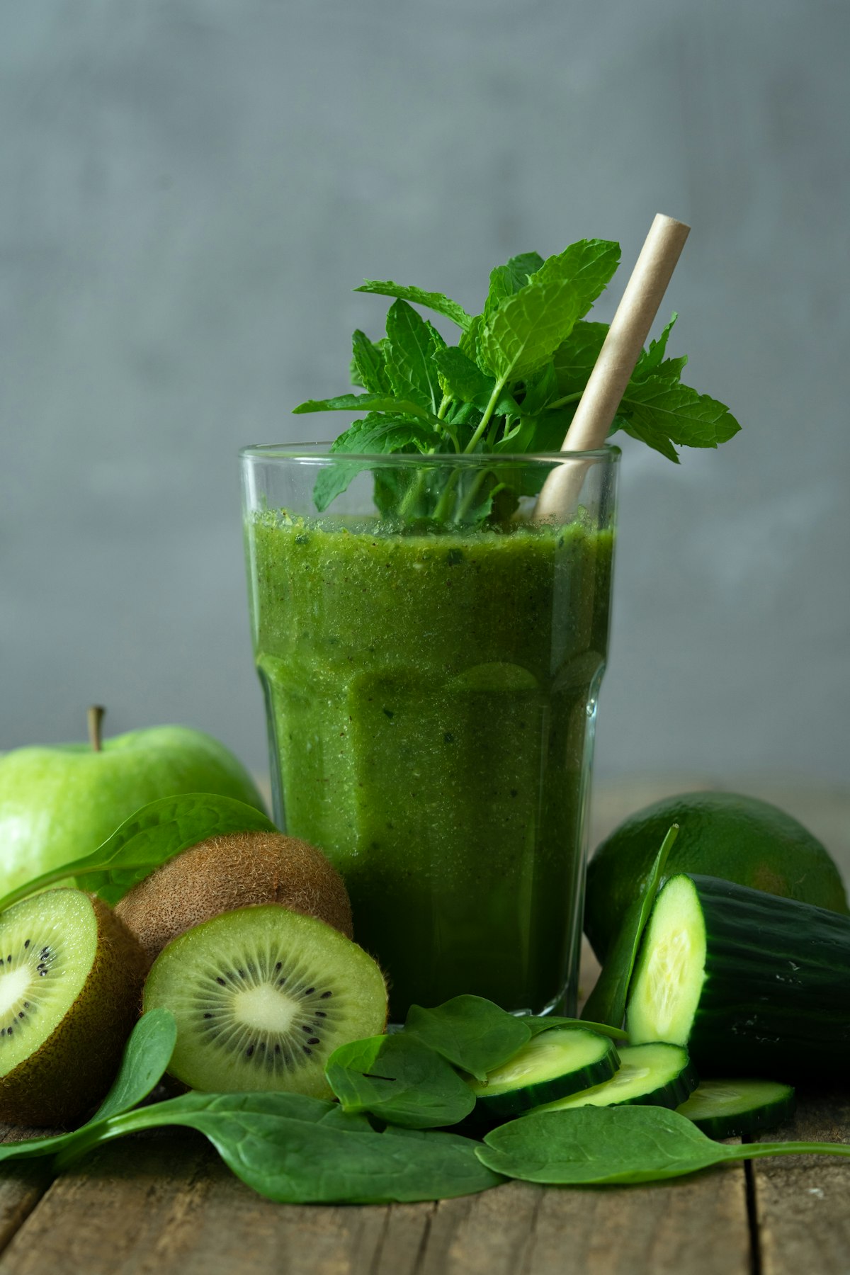 Green smoothie representing how kale's magnesium, folate, vitamin C, sulforaphane, and quercetin support students and parents managing back-to-school stress and cognitive demands
